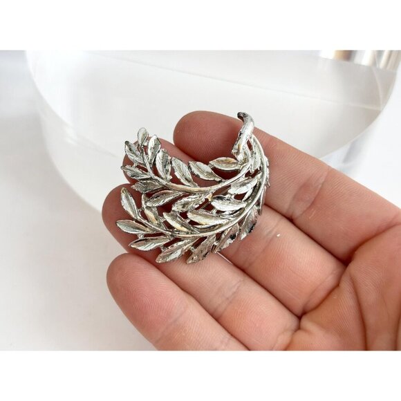 80's Textured Floral | Foliage | Leaf Shaped Silver T Vintage Lapel Brooch Pin - Picture 10 of 10